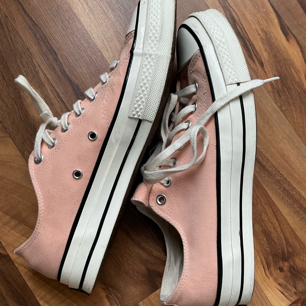 Converse Unisex Peach / coral Canvas Sneakers - Picture 4 of 7
